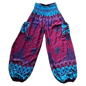 NWOT gorgeous boho pants with bright flowers 🌺